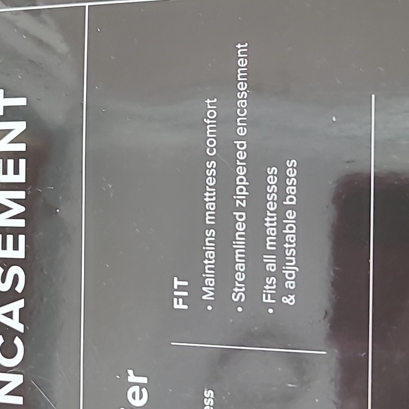 TOTAL ENCASEMENT KING SIZE DREAM MATTRESS PROTECTOR. - Picture 6 of 8